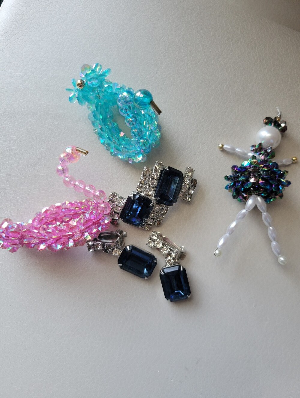 Estate Find Demi-Parure ~ Blue Faux Gems & Rhinestones Brooch Clip-On Earrings - Picture 13 of 16